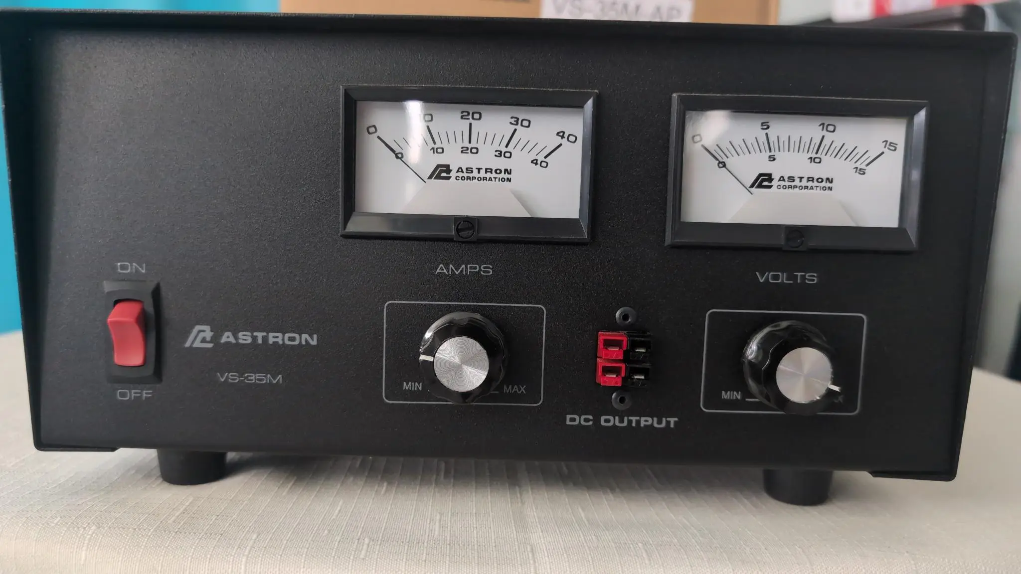 Astron VS-35M-AP Heavy Duty Linear Power Supply